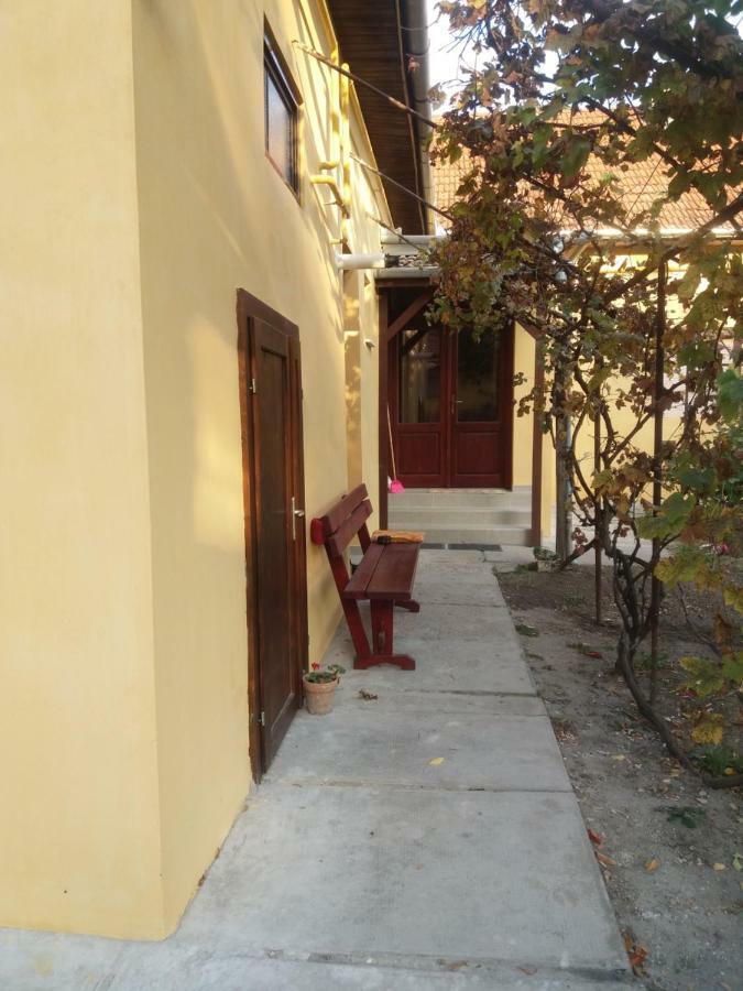 Villa Hársfák Mezokovacshaza Exterior foto