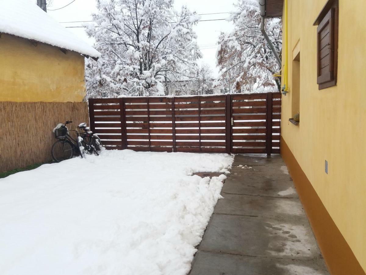 Villa Hársfák Mezokovacshaza Exterior foto