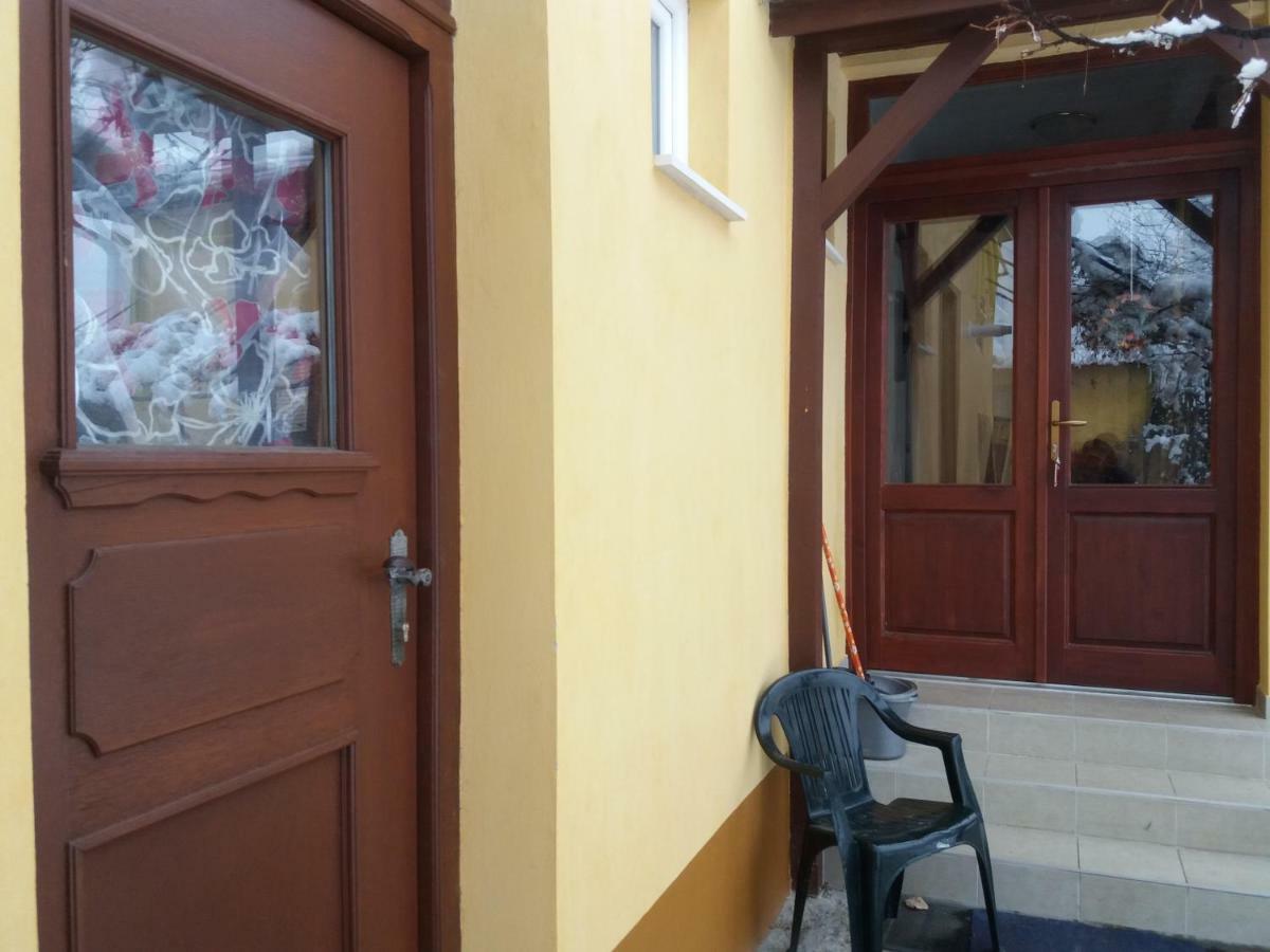 Villa Hársfák Mezokovacshaza Exterior foto